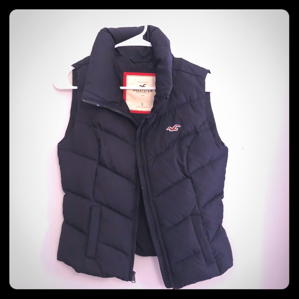 Hollister puffer vest
